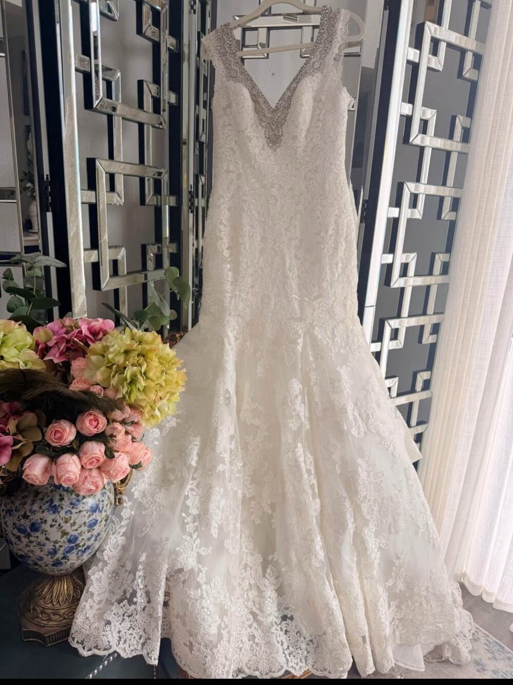 Allure Bridals Wedding Dress – Size 12 Sample – with Tags ✨